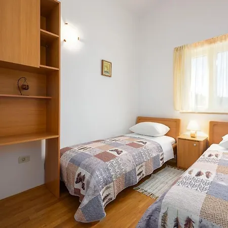 Basanija 3402f Apartment Savudrija